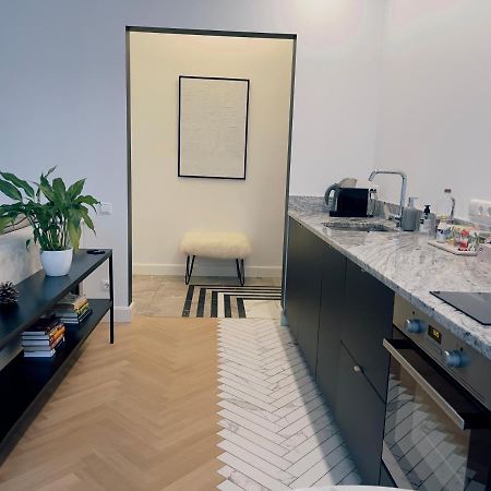 Miro Rooms French - Quiet Chic, Free Private Parking Riga Exterior photo
