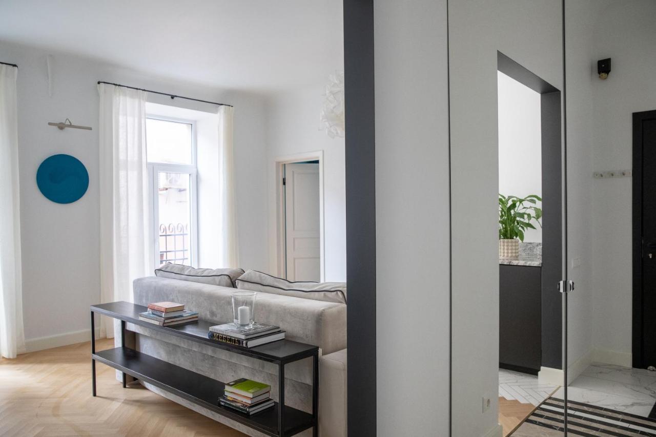 Miro Rooms French - Quiet Chic, Free Private Parking Riga Exterior photo