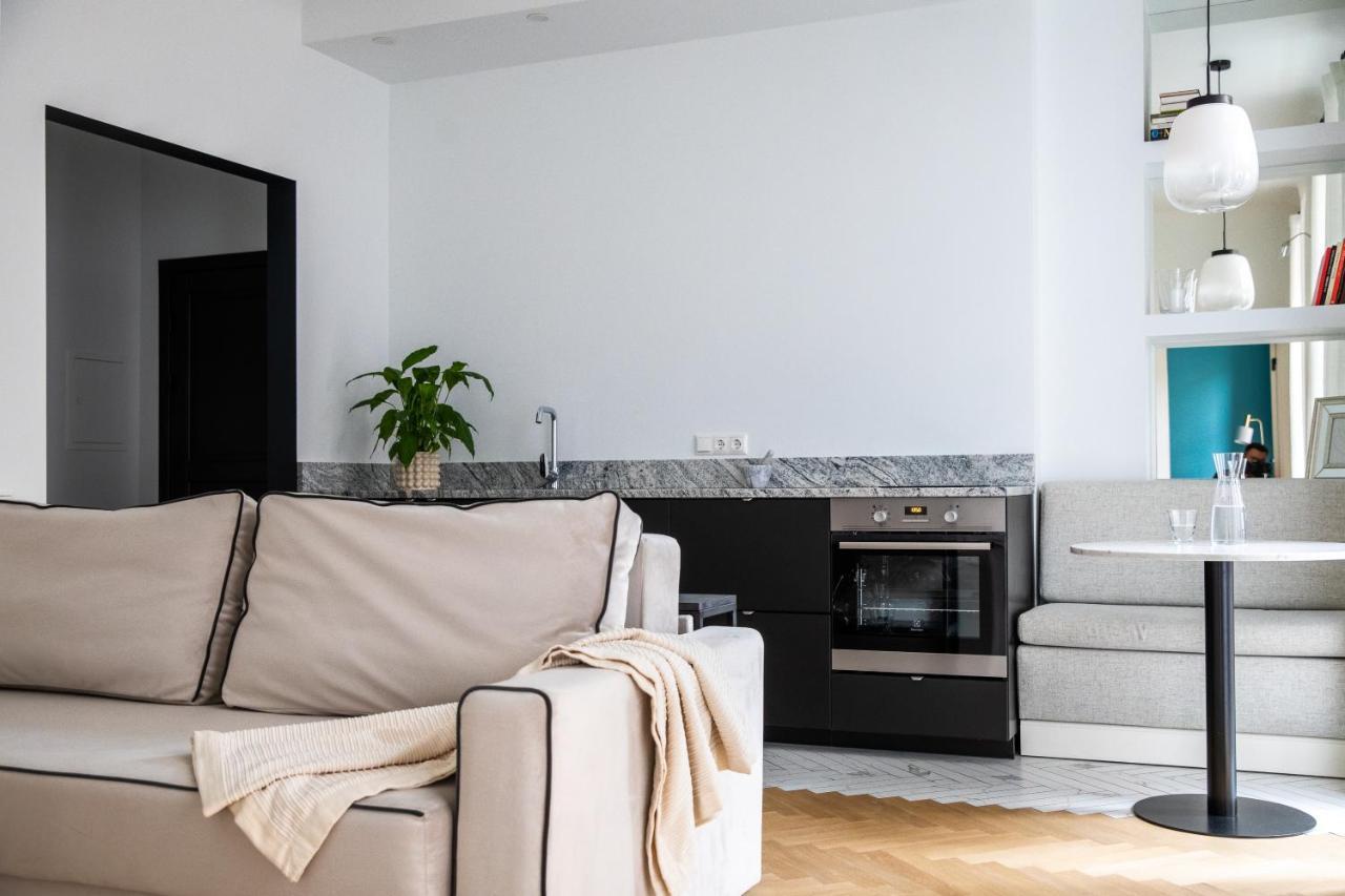 Miro Rooms French - Quiet Chic, Free Private Parking Riga Exterior photo
