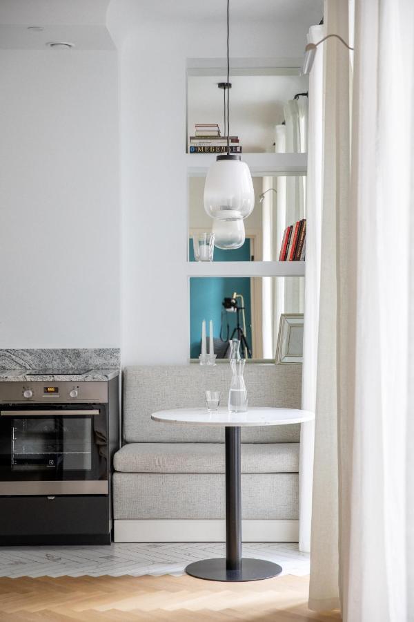 Miro Rooms French - Quiet Chic, Free Private Parking Riga Exterior photo