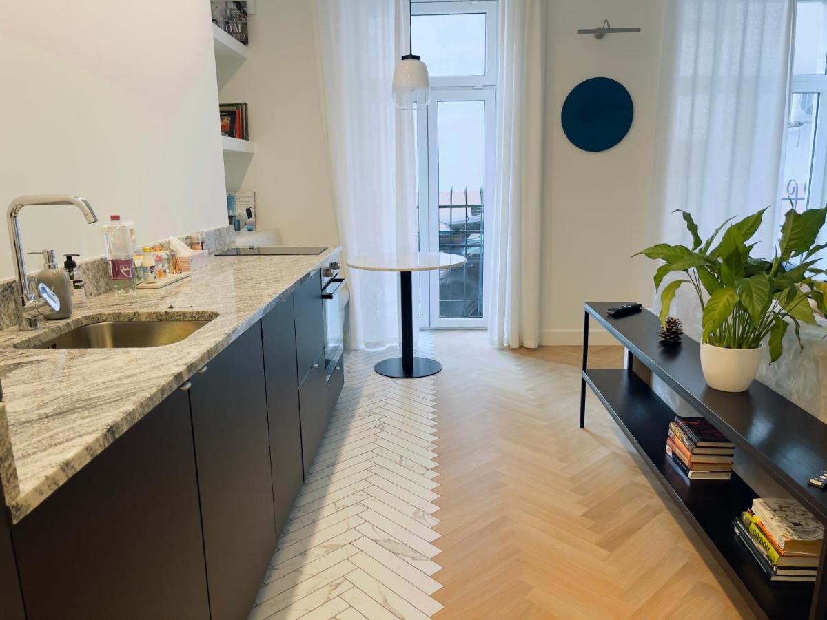 Miro Rooms French - Quiet Chic, Free Private Parking Riga Exterior photo